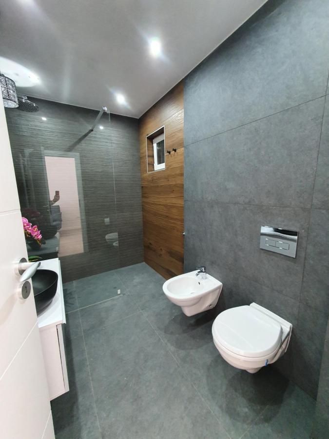 Ale House Apartman Nagyvárad Kültér fotó